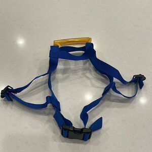 Child ski harness 32 inch maximum diameter adjustable shoulder waist hold handle